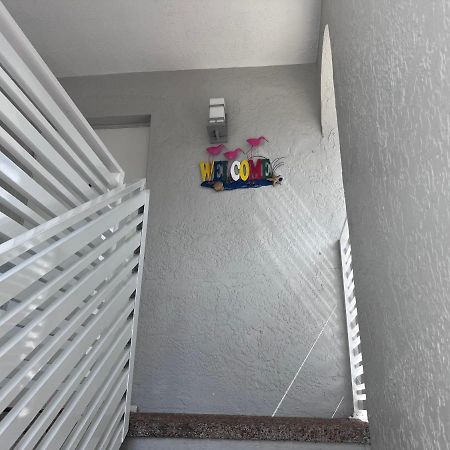 Stylish 2 Bedrooms Apartment By Miami International Airport ภายนอก รูปภาพ