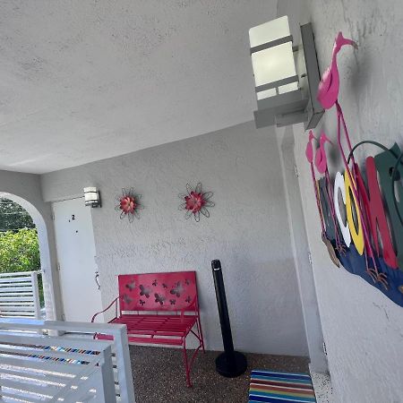 Stylish 2 Bedrooms Apartment By Miami International Airport ภายนอก รูปภาพ