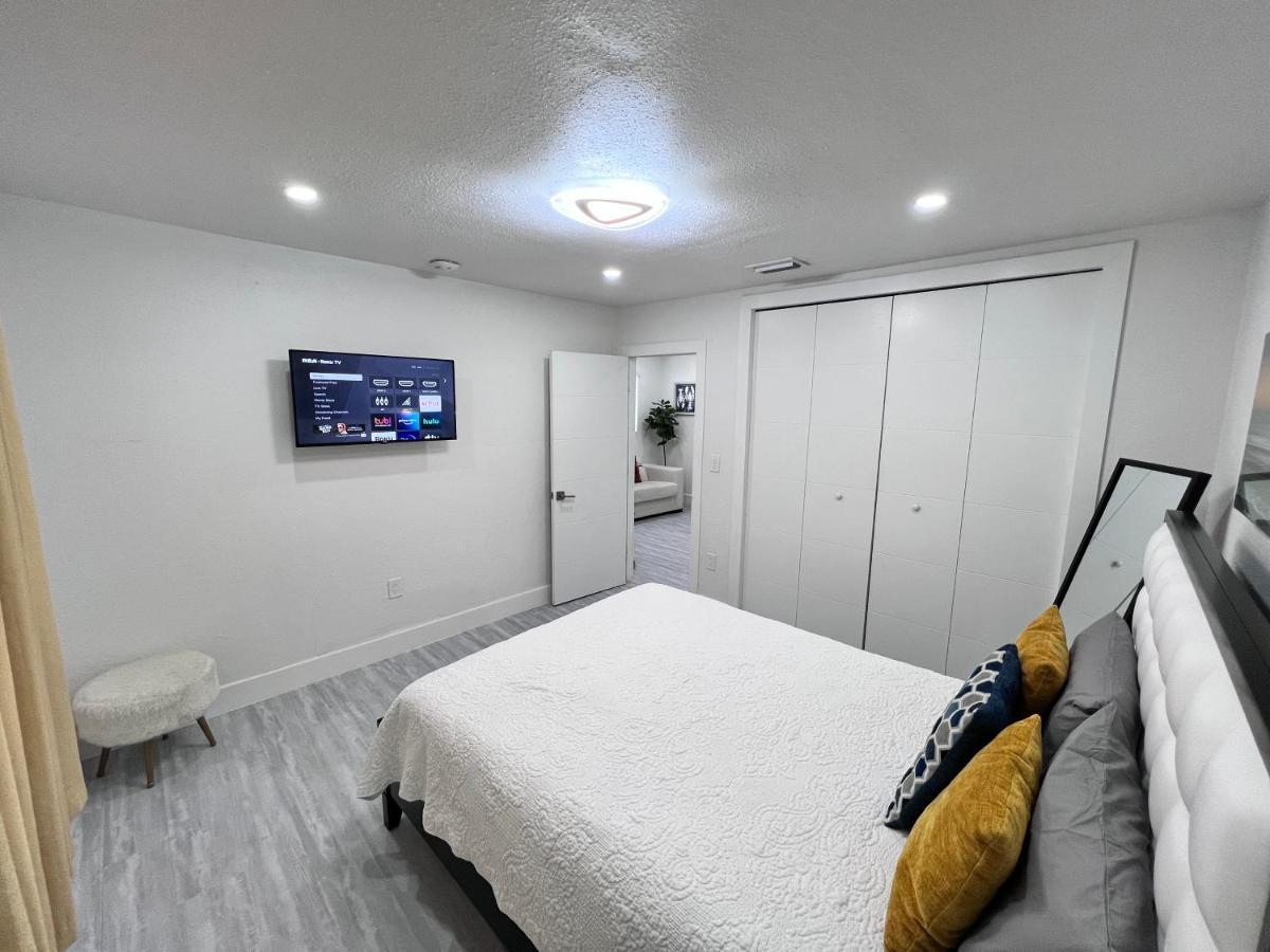 Stylish 2 Bedrooms Apartment By Miami International Airport ภายนอก รูปภาพ