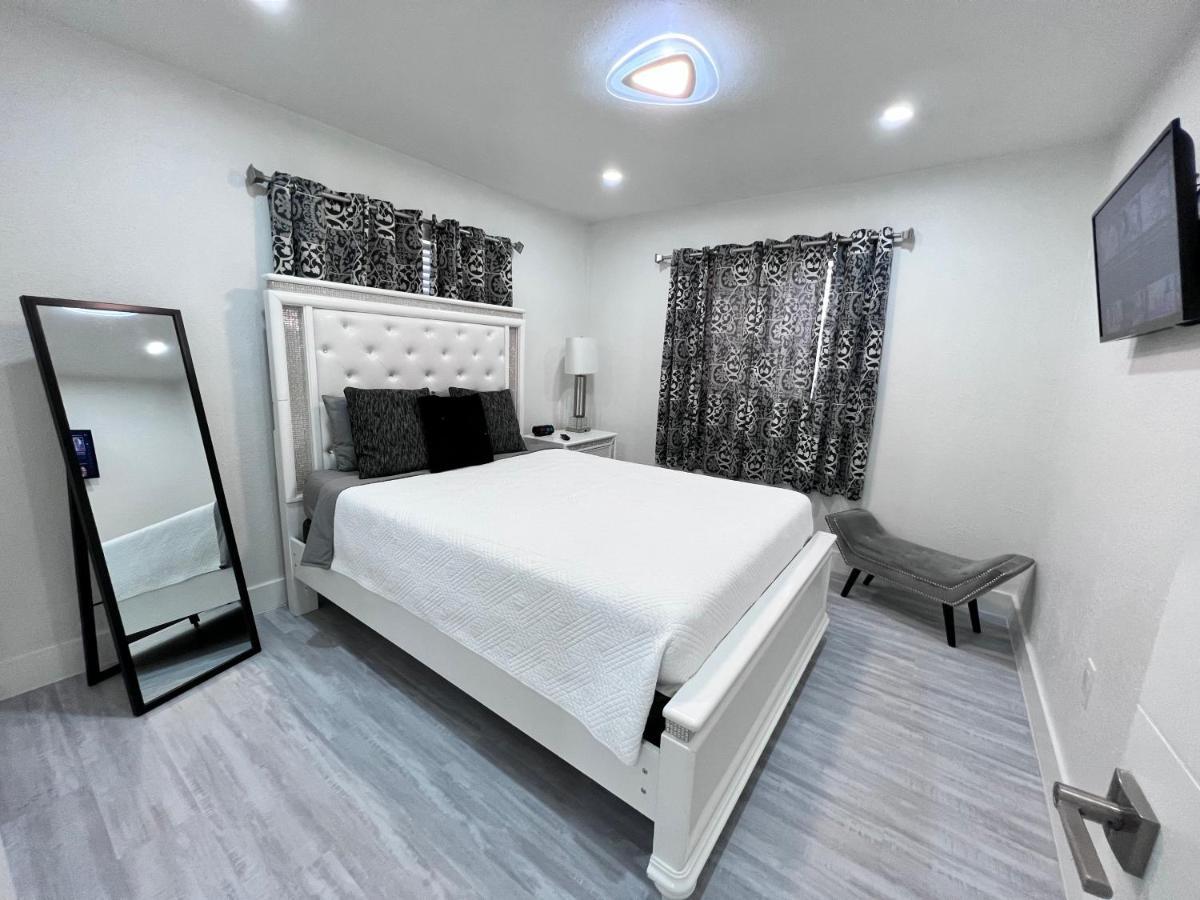 Stylish 2 Bedrooms Apartment By Miami International Airport ภายนอก รูปภาพ