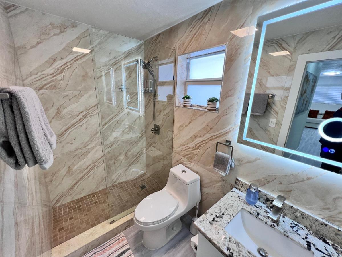 Stylish 2 Bedrooms Apartment By Miami International Airport ภายนอก รูปภาพ