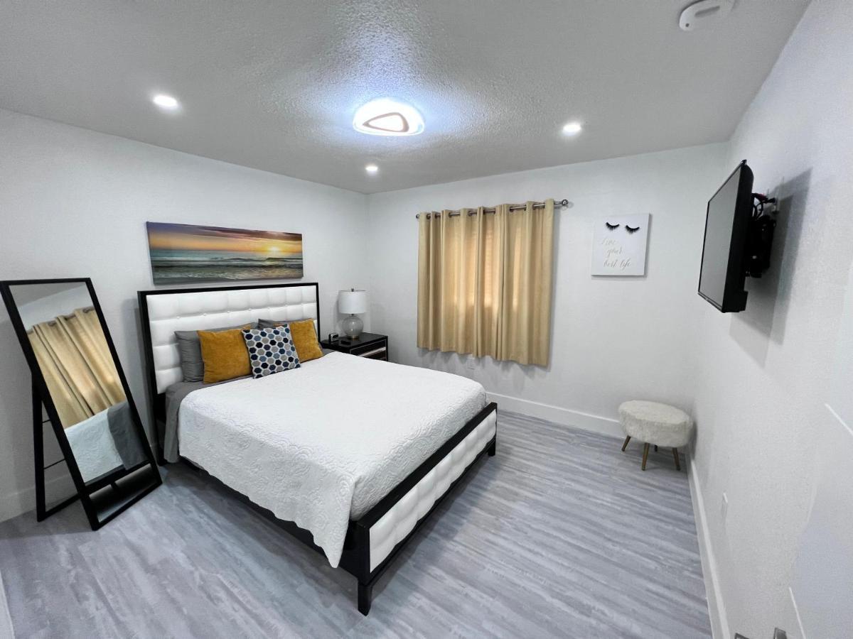 Stylish 2 Bedrooms Apartment By Miami International Airport ภายนอก รูปภาพ