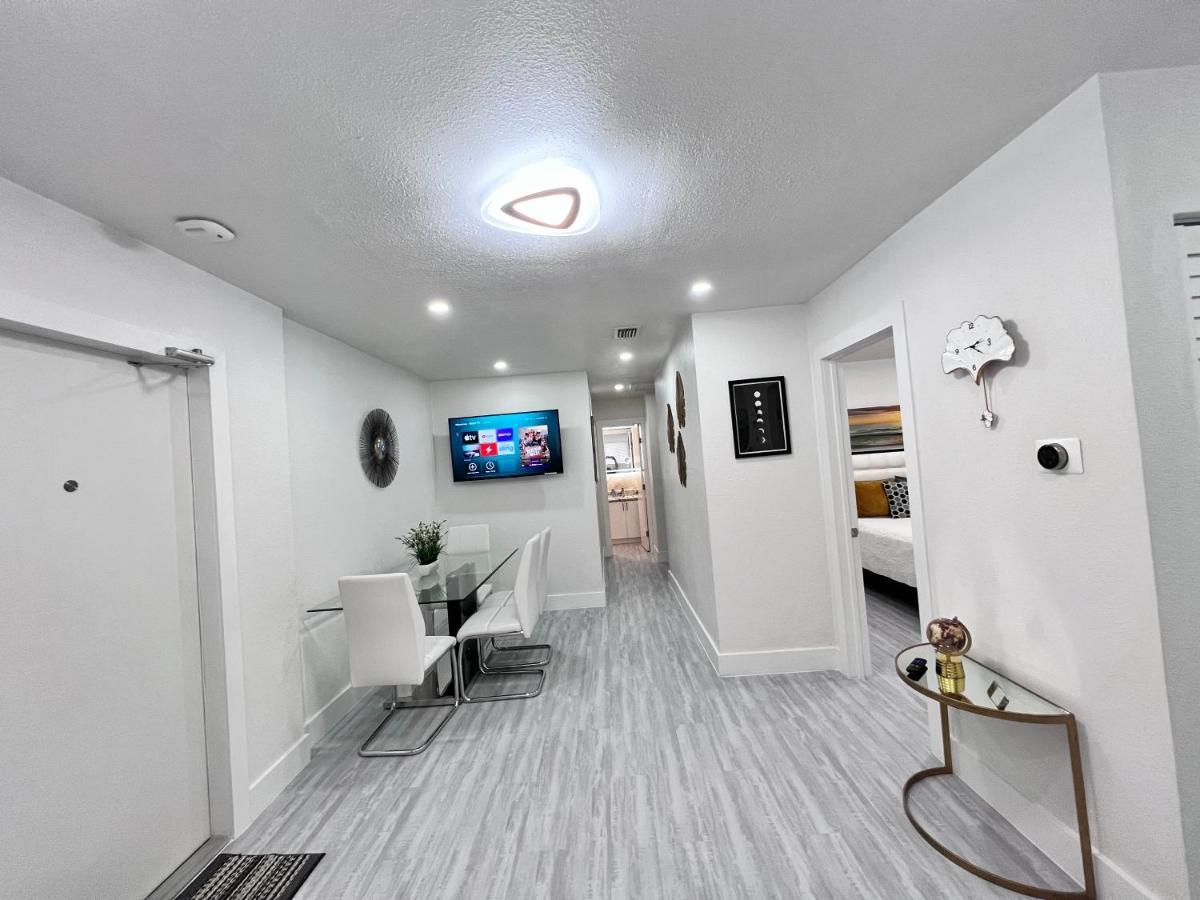 Stylish 2 Bedrooms Apartment By Miami International Airport ภายนอก รูปภาพ